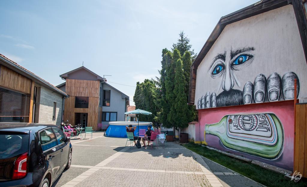 Hostel Fair And Square Belgrade Exterior photo